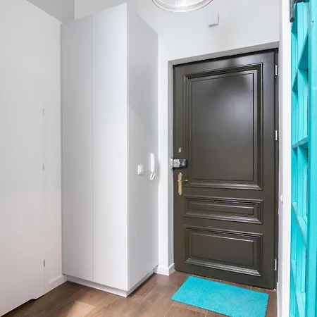 Venilia - 2Br - Lift - City Center *